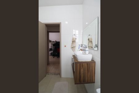Casa à venda com 154m², 3 quartos e 2 vagas Casa à venda com 154m², 3 quartos e 2 vagasBanheiro