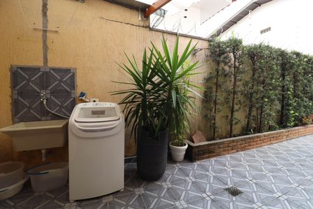 Casa à venda com 154m², 3 quartos e 2 vagas Casa à venda com 154m², 3 quartos e 2 vagasQuintal