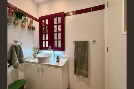 Apartamento à venda com 86m², 2 quartos e sem vaga Apartamento à venda com 86m², 2 quartos e sem vagaBanheiro social