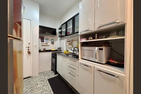 Apartamento à venda com 86m², 2 quartos e sem vaga Apartamento à venda com 86m², 2 quartos e sem vagaCozinha