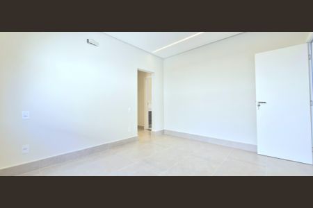 Casa à venda com 360m², 3 quartos e 4 vagasSuíte