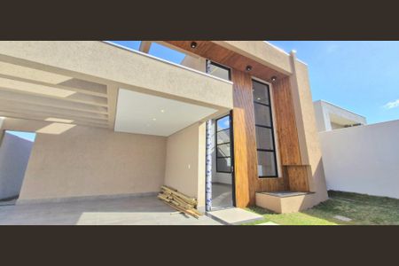 Casa à venda com 360m², 3 quartos e 4 vagasFachada