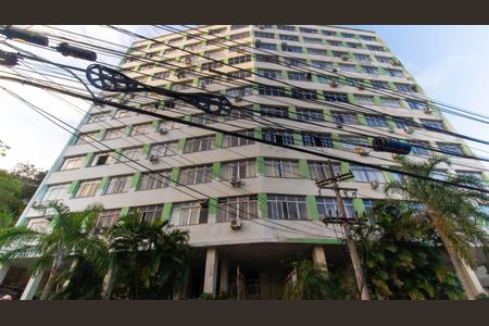 Apartamento à venda com 55m², 1 quarto e sem vaga Apartamento à venda com 55m², 1 quarto e sem vagaFachada