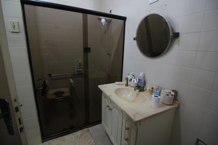 Casa de condomínio à venda com 144m², 3 quartos e 2 vagasBanheiro Social