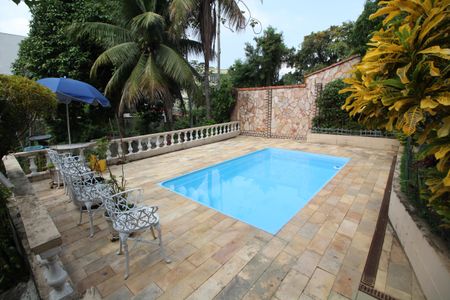 Casa de condomínio à venda com 144m², 3 quartos e 2 vagasPiscina
