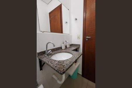Banheiro de kitnet/studio para alugar com 1 quarto, 29m² em Vila São José, Taubaté