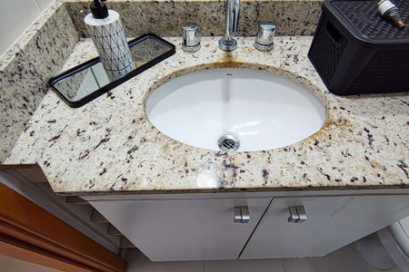 Apartamento à venda com 73m², 3 quartos e 1 vaga Apartamento à venda com 73m², 3 quartos e 1 vagaBanheiro Social