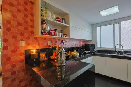 Apartamento à venda com 227m², 4 quartos e 3 vagas Apartamento à venda com 227m², 4 quartos e 3 vagasCozinha