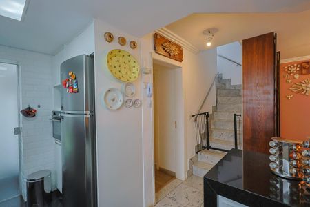 Apartamento à venda com 227m², 4 quartos e 3 vagas Apartamento à venda com 227m², 4 quartos e 3 vagasCozinha