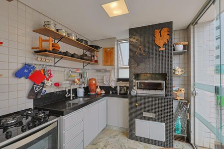 Apartamento à venda com 227m², 4 quartos e 3 vagas Apartamento à venda com 227m², 4 quartos e 3 vagasCobertura