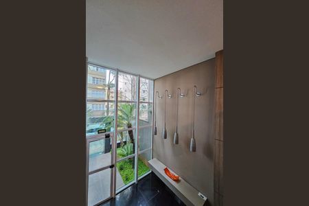 Apartamento à venda com 227m², 4 quartos e 3 vagas Apartamento à venda com 227m², 4 quartos e 3 vagasHall social