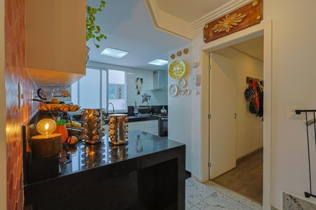Apartamento à venda com 227m², 4 quartos e 3 vagas Apartamento à venda com 227m², 4 quartos e 3 vagasCozinha