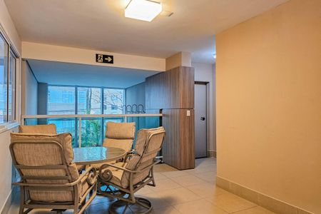 Apartamento à venda com 227m², 4 quartos e 3 vagas Apartamento à venda com 227m², 4 quartos e 3 vagasÁrea comum - Salão de festas