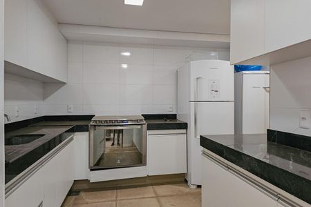 Apartamento à venda com 227m², 4 quartos e 3 vagas Apartamento à venda com 227m², 4 quartos e 3 vagasÁrea comum - Salão de festas