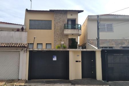 Casa à venda com 280m², 3 quartos e 8 vagas Casa à venda com 280m², 3 quartos e 8 vagasFachada