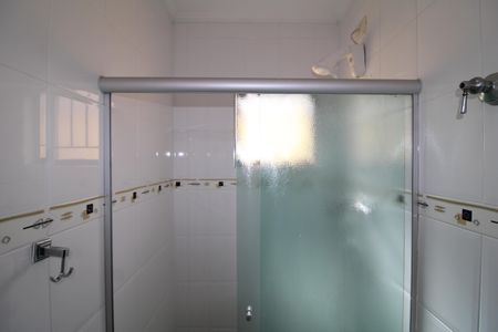 Casa à venda com 280m², 3 quartos e 8 vagasBanheiro da Suíte 2