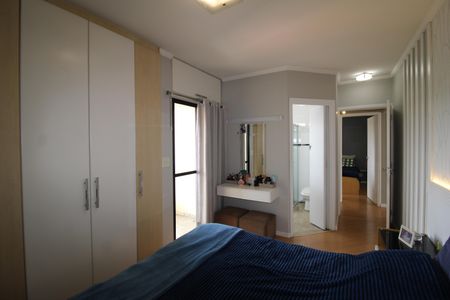 Casa à venda com 280m², 3 quartos e 8 vagasSuíte 3