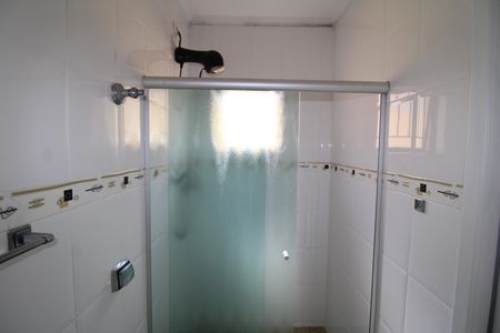 Casa à venda com 280m², 3 quartos e 8 vagasBanheiro da Suíte 1