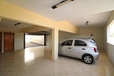 Casa à venda com 280m², 3 quartos e 8 vagasGaragem