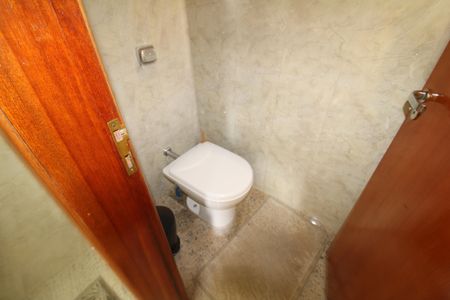 Casa à venda com 280m², 3 quartos e 8 vagasLavabo