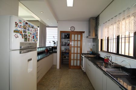 Casa à venda com 280m², 3 quartos e 8 vagasCozinha