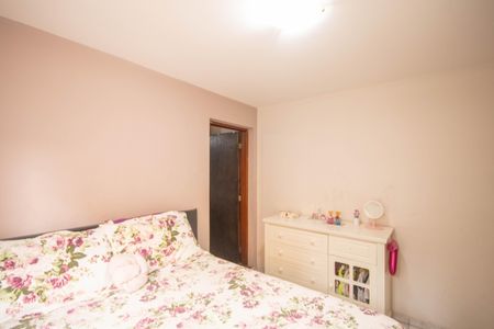 Casa à venda com 170m², 4 quartos e 2 vagas Casa à venda com 170m², 4 quartos e 2 vagasQuarto 2