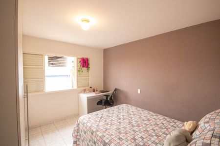 Casa à venda com 170m², 4 quartos e 2 vagas Casa à venda com 170m², 4 quartos e 2 vagasQuarto 1