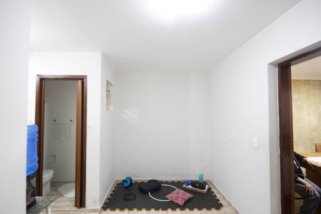 Casa à venda com 170m², 4 quartos e 2 vagas Casa à venda com 170m², 4 quartos e 2 vagasHall