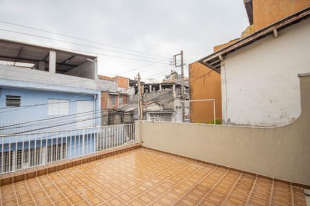 Casa à venda com 170m², 4 quartos e 2 vagas Casa à venda com 170m², 4 quartos e 2 vagasTerraço