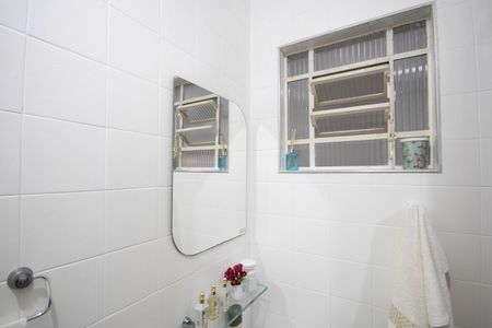 Casa à venda com 170m², 4 quartos e 2 vagas Casa à venda com 170m², 4 quartos e 2 vagasBanheiro 2