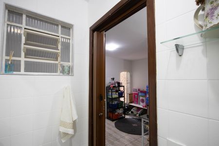 Casa à venda com 170m², 4 quartos e 2 vagas Casa à venda com 170m², 4 quartos e 2 vagasBanheiro 2