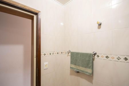 Casa à venda com 170m², 4 quartos e 2 vagas Casa à venda com 170m², 4 quartos e 2 vagasBanheiro 1