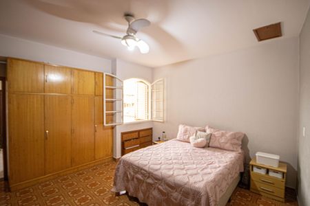 Casa à venda com 170m², 4 quartos e 2 vagas Casa à venda com 170m², 4 quartos e 2 vagasQuarto 3