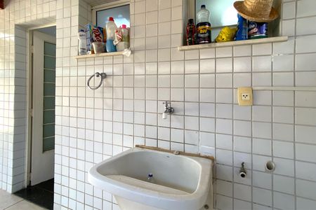 Apartamento à venda com 274m², 4 quartos e 3 vagasÁrea de Serviço