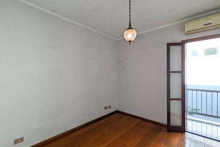 Casa à venda com 270m², 3 quartos e 4 vagas