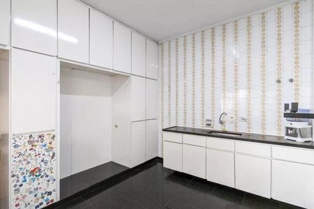 Casa à venda com 270m², 3 quartos e 4 vagas