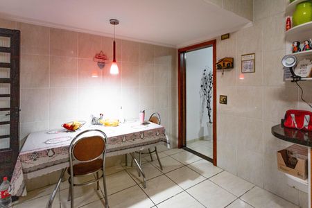 Casa à venda com 132m², 2 quartos e 2 vagas Casa à venda com 132m², 2 quartos e 2 vagasCozinha