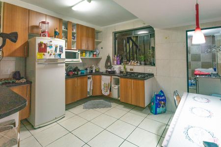 Casa à venda com 132m², 2 quartos e 2 vagas Casa à venda com 132m², 2 quartos e 2 vagasCozinha