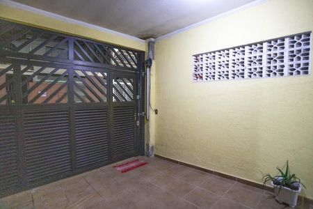 Casa à venda com 132m², 2 quartos e 2 vagas Casa à venda com 132m², 2 quartos e 2 vagasGaragem