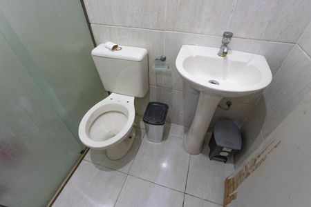 Casa à venda com 132m², 2 quartos e 2 vagas Casa à venda com 132m², 2 quartos e 2 vagasBanheiro de serviço