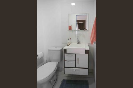 Apartamento à venda com 45m², 2 quartos e sem vaga Apartamento à venda com 45m², 2 quartos e sem vagaBanheiro