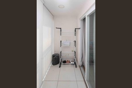 Apartamento à venda com 45m², 2 quartos e sem vaga Apartamento à venda com 45m², 2 quartos e sem vagaVaranda