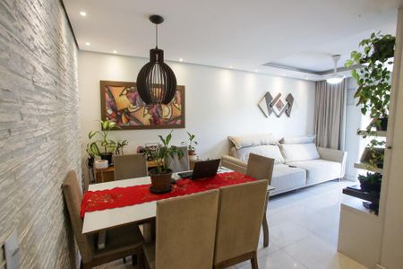 Sala de apartamento à venda com 3 quartos, 70m² em Taquara, Rio de Janeiro