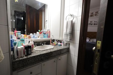 Apartamento à venda com 70m², 2 quartos e 1 vaga Apartamento à venda com 70m², 2 quartos e 1 vagaBanheiro Suíte