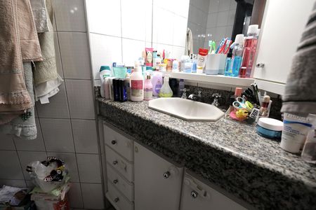Apartamento à venda com 70m², 2 quartos e 1 vaga Apartamento à venda com 70m², 2 quartos e 1 vagaBanheiro Suíte