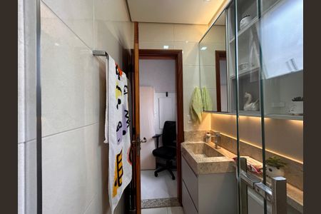 Casa de condomínio à venda com 117m², 2 quartos e 2 vagas Casa de condomínio à venda com 117m², 2 quartos e 2 vagasBanheiro da Suíte 1