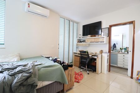 Casa para alugar com 490m², 4 quartos e 4 vagasQuarto 2 - Suíte