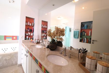 Casa para alugar com 490m², 4 quartos e 4 vagasBanheiro do Quarto 3