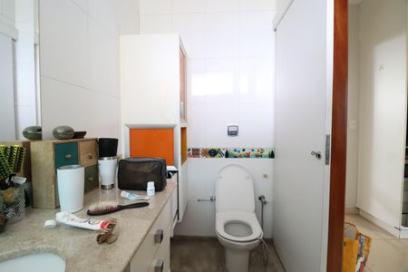 Casa para alugar com 490m², 4 quartos e 4 vagasBanheiro do Quarto 2