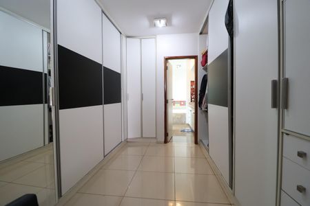 Casa para alugar com 490m², 4 quartos e 4 vagasQuarto 3 - Suíte - Closet
